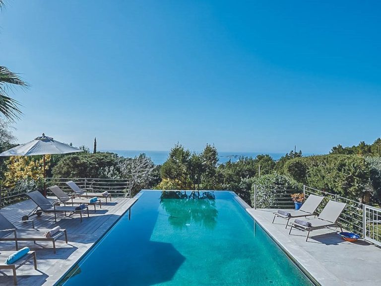 Villa Elle Ibiza Pool mit Meerblick